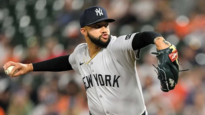 yankees-must-bold-move-struggling-devin-williams